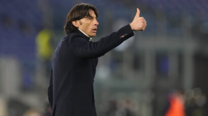 Shock! Maurizio Sarri knocked out by Udinese player