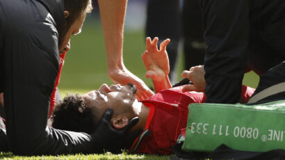 HORROR START: The goalkeeper kicked Diaz with his foot and fist and passed without a red card! (VIDEO)