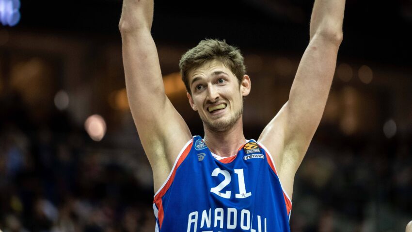 Pleiss is the MVP of the 4th round of the Euroleague quarterfinals