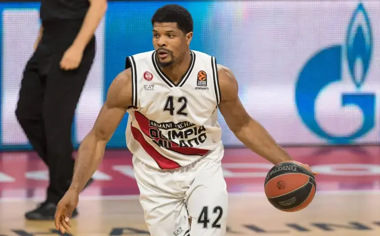 DOUBLE CROWNE AND SIGNATURE: Hines has extended his contract with Armani!