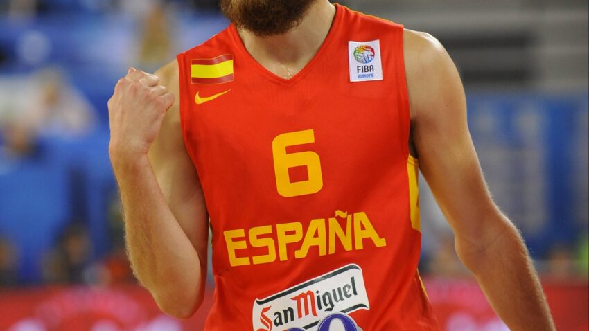 Sergio Rodriguez is officially back to Real