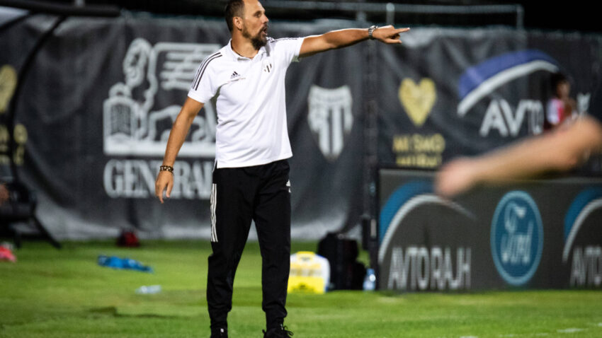 A SLOVENIAN LIKE MOURINHO: The coach of Ludogorets made a show in Zagreb, a big punishment awaits him! (PHOTO)