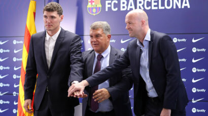 Cruyff is the new sporting director of Barcelona