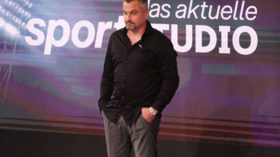 Thomas Reis leads Schalke