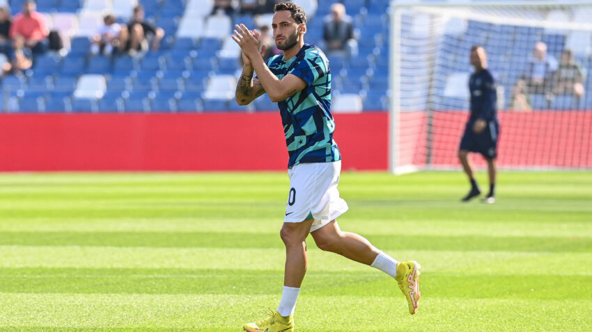 INTER SEALED THE DEAL: Calhanoglu among the Nerazzurri until 2025.