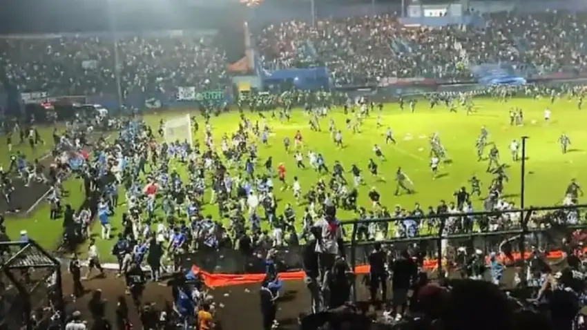 Disaster in Indonesia: 174 fans died at a football match
