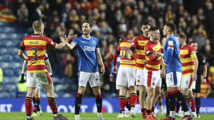 Crazy scene: Rangers let their rival score a goal