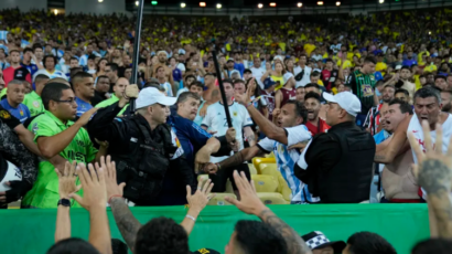 CHAOS IN BRAZIL: Massive fight in the stands, Messi pulled the team off the field (VIDEO)