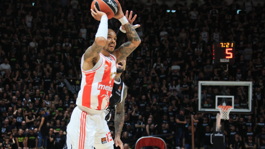 Sfairopoulos: Napier requested not to play as he negotiates with another club!