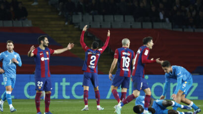 Barcelona narrowly escaped from draw as Roberto scored for victory against Almeria