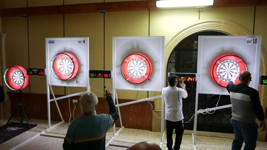 Four players on top after first day of Premier League of Darts