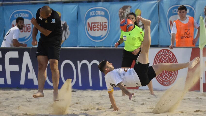 Naxxar Lions still on top