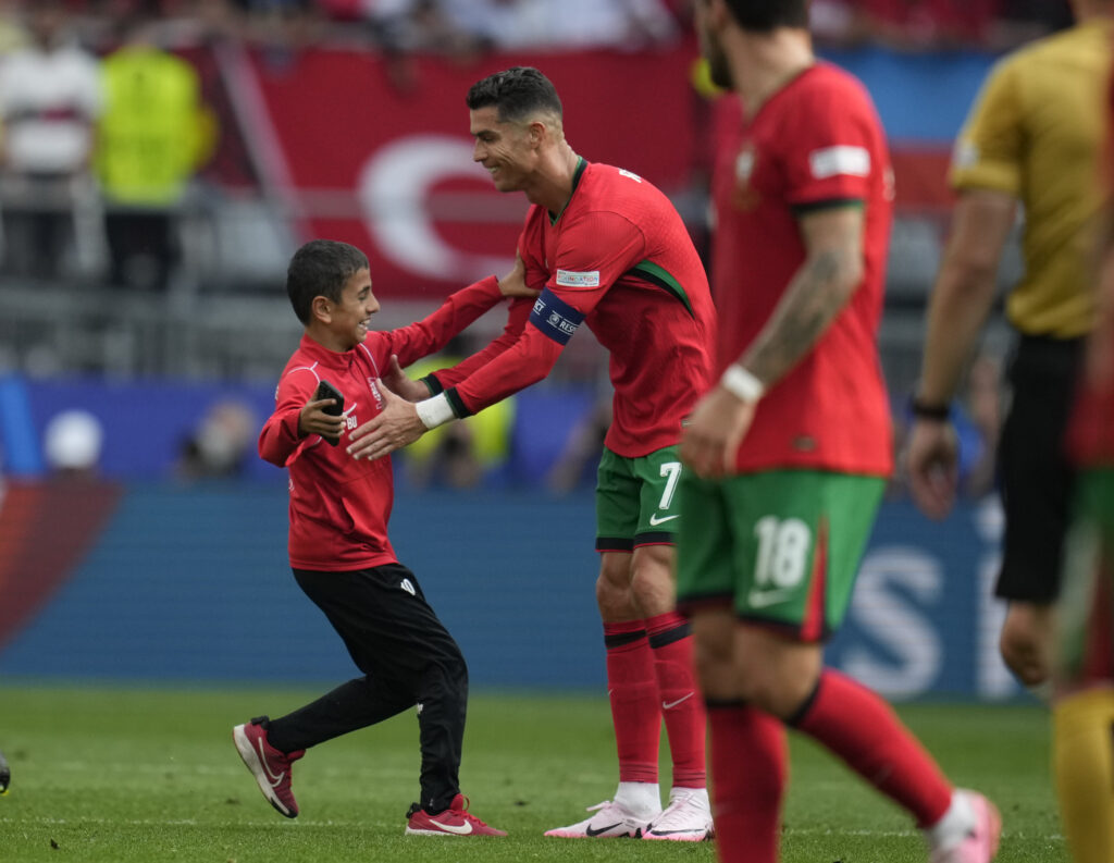 More Security Measures As Pitch 'Invasion' Trend In On The Increase. Cristiano Ronaldo Is Main Attraction. | Maltasport.mt