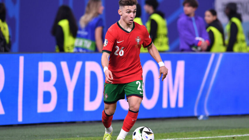 Juventus reach agreement with Porto, Conceicao to arrive in Turin in the next few hours