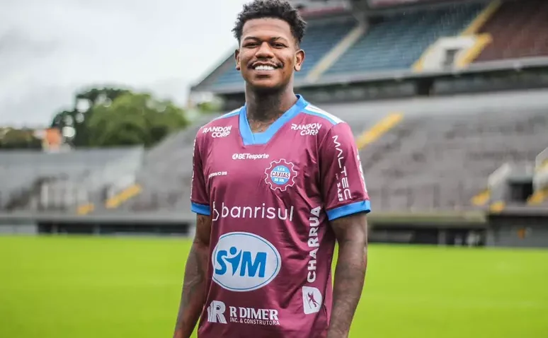 Floriana sign Brazilian midfielder Emerson Souza