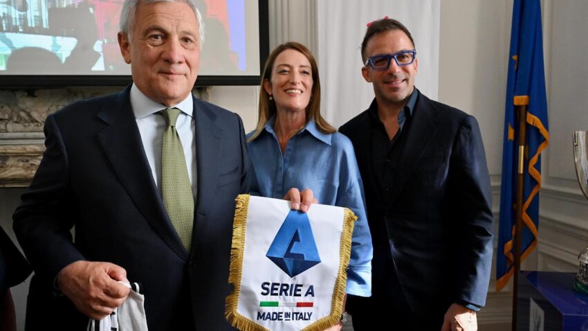 Watch: Del Piero gifts Roberta Metsola his number 10 jersey