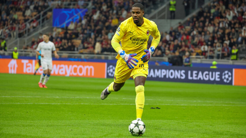 Milan and Napoli are gearing up for a highly anticipated midweek clash
