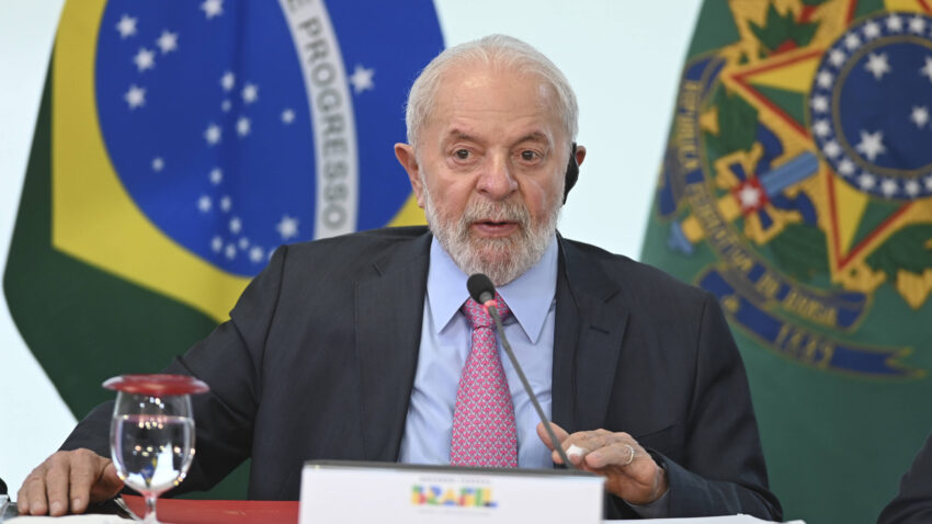 Brazilian President calls for ban on abroad-based players from National Team
