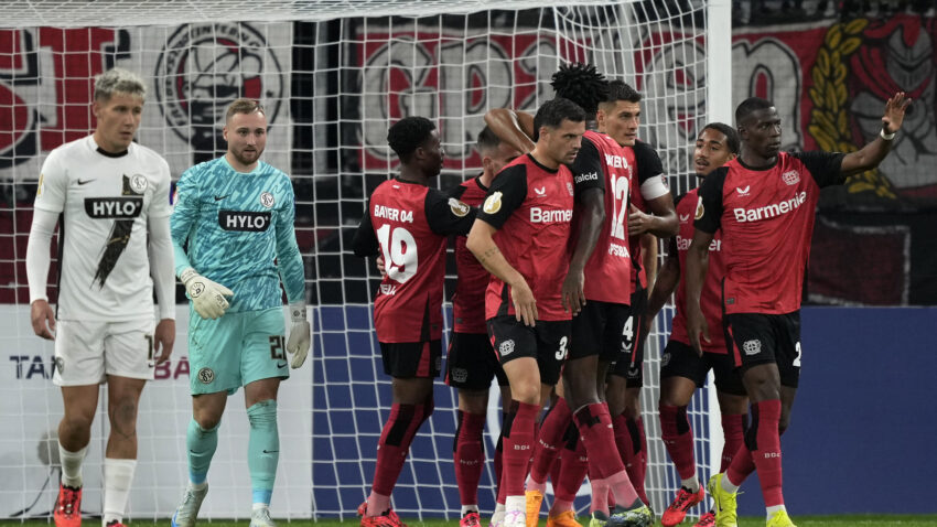 Champions Bayer Leverkusen looking to extend unbeaten run