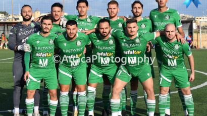 Kercem Ajax continue to consolidate their lead