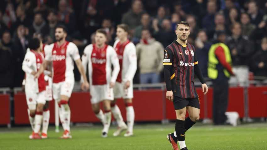 Ajax give Galatasaray first defeat in 27 matches