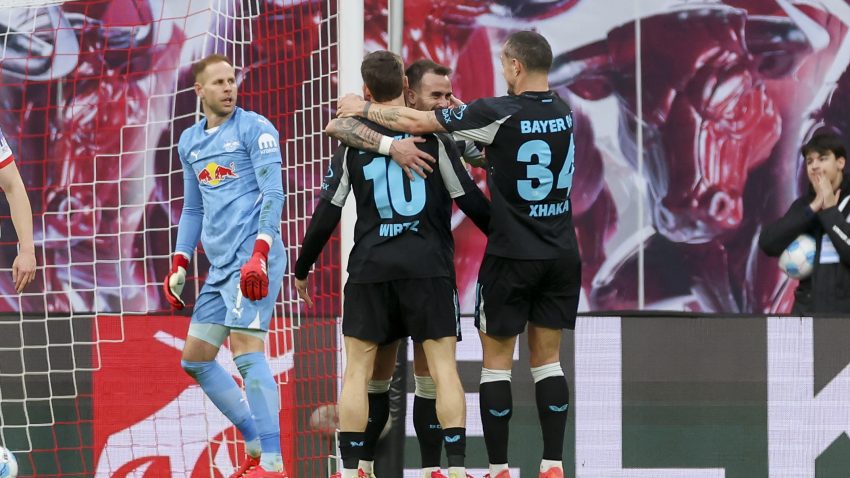 Leverkusen hope to keep momentum by qualifying for last 16 in an easy game