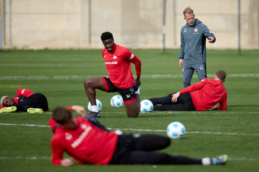 Michael Mifsud Visits Fc Kaiserslautern Training Camp In Malta | Maltasport.mt