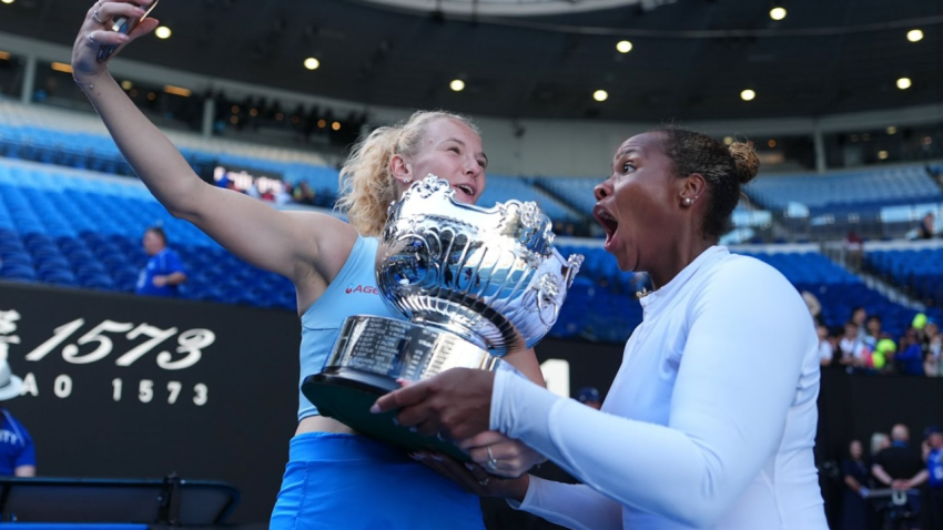 Siniakova and Townsend clinch Australian Open Women's Doubles