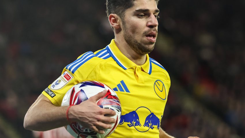 Leeds make comeback against Sheffield United to move 5 points clear