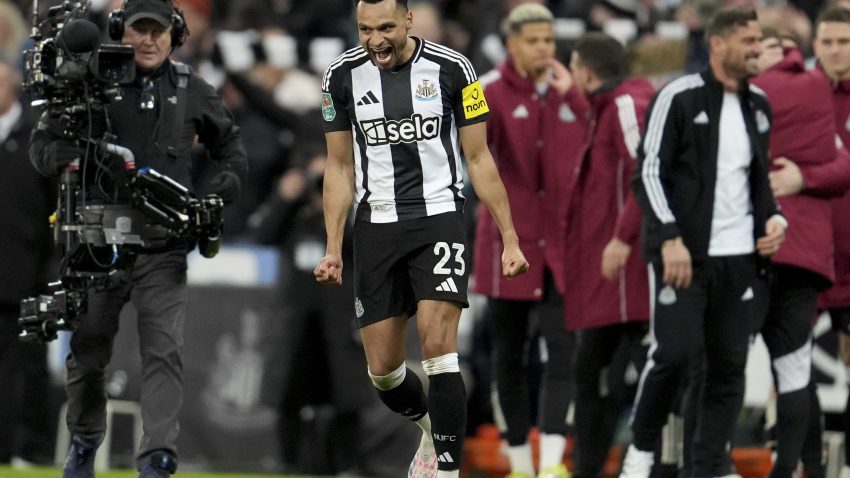 Newcastle make it to the League Cup final