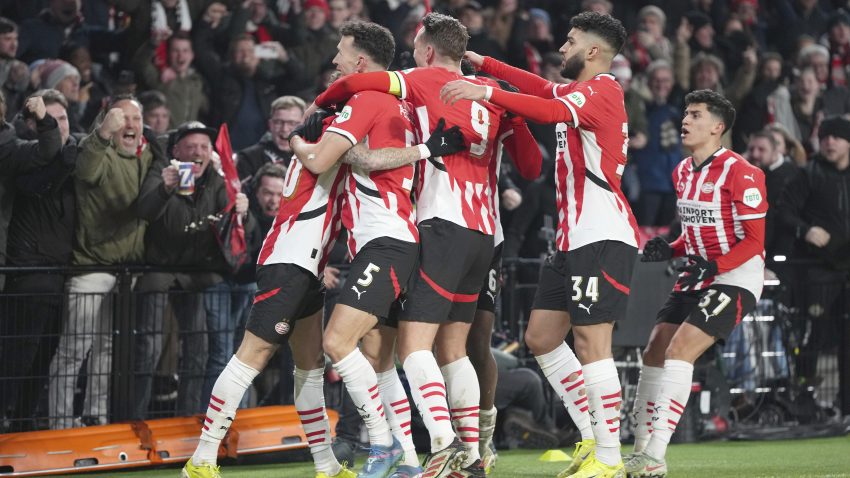 PSV secure place in the last 16 in extra time