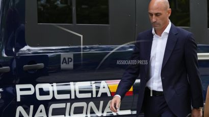 Spanish Court orders Rubiales to pay fine for non-consensual kiss on Jenni Hermoso