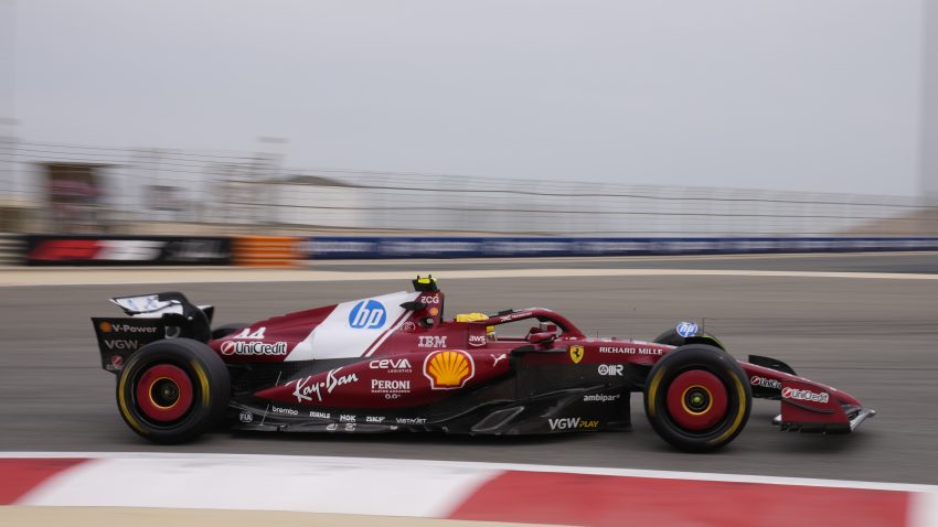 Hamilton edges Verstappen in thrilling Shanghai Sprint Qualifying battle