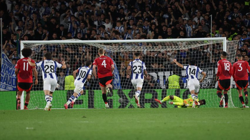 Oyarzabal penalty denies United win in Spain