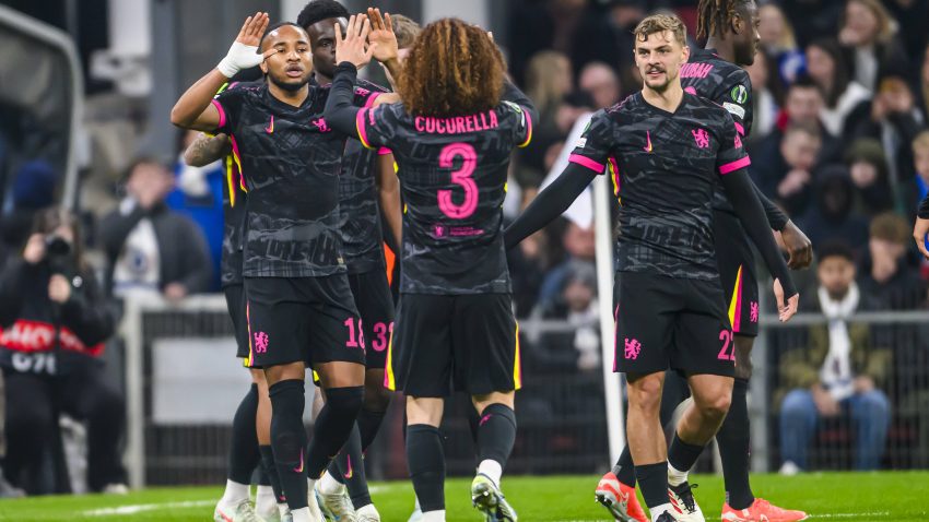 Chelsea beat Copenhagen to gain advantage