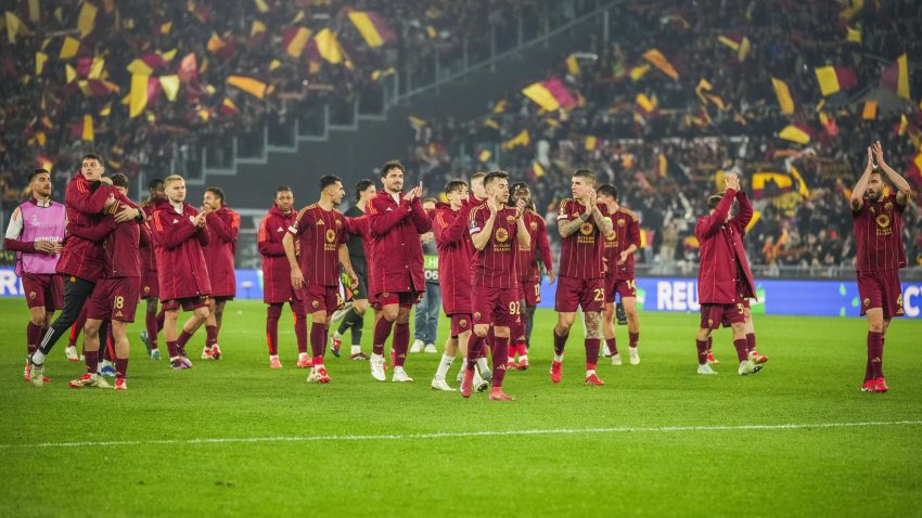 Last minute Shomurodov goal gives Roma win at the Olimpico