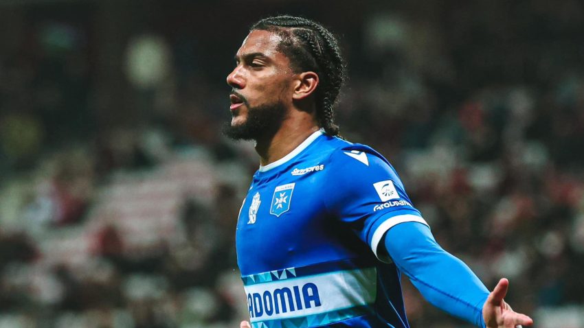 Auxerre’s last-gasp strike denies 10-man Nice victory