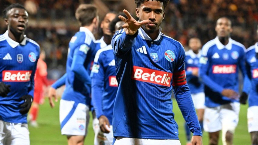 Strasbourg look to extend strong run as in-form Lyon visit