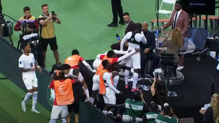 Panama stun USA with stoppage-time winner