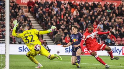Leeds United edge past Middlesbrough to regain Championship summit