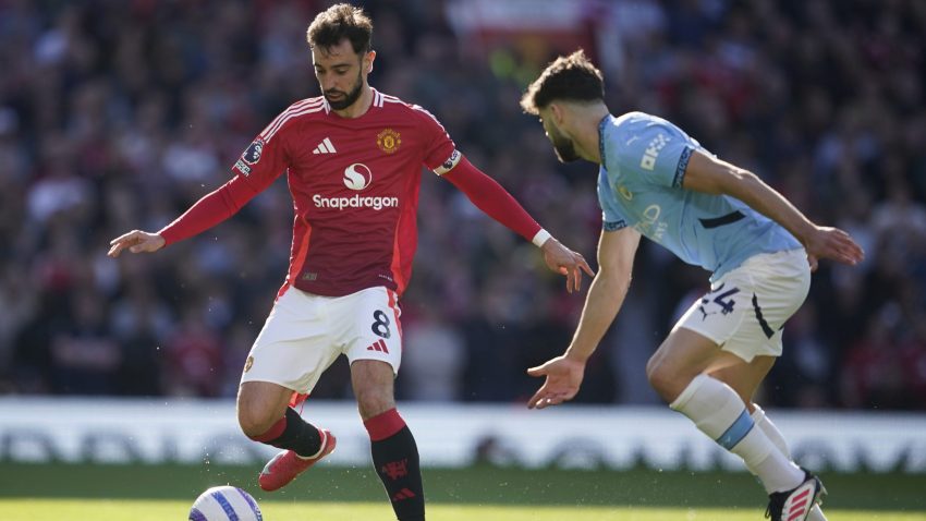 Manchester Derby ends goalless at Old Trafford