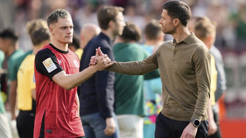 Bayer Leverkusen 2-0 Augsburg: Title hopes remain alive with comfortable win