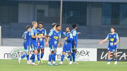 Sliema thrash Mosta to reach Final 4