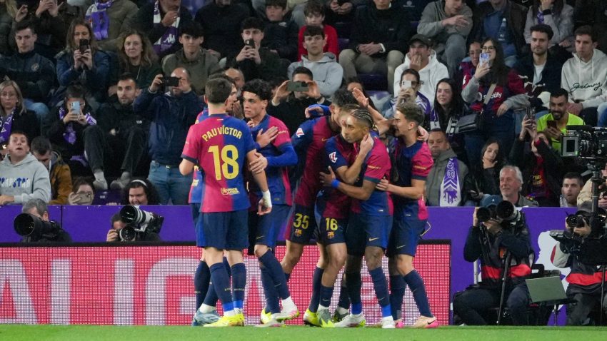 Barcelona battle back to beat Valladolid ahead of El Clásico