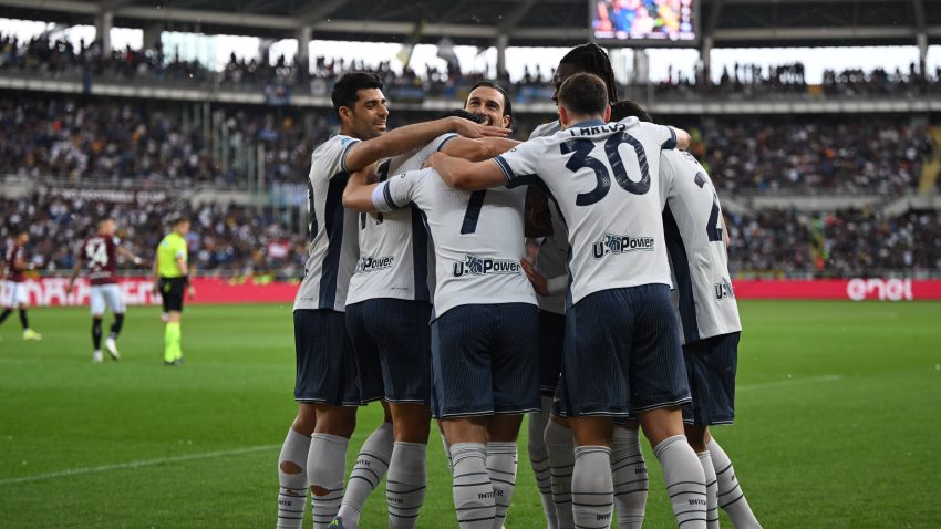 Inter close in on Napoli with strong win over Torino