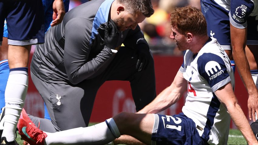 Tottenham’s Kulusevski out for months after knee surgery