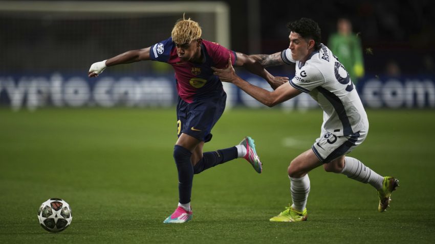 Six-goal thriller leaves Barcelona and Inter all square