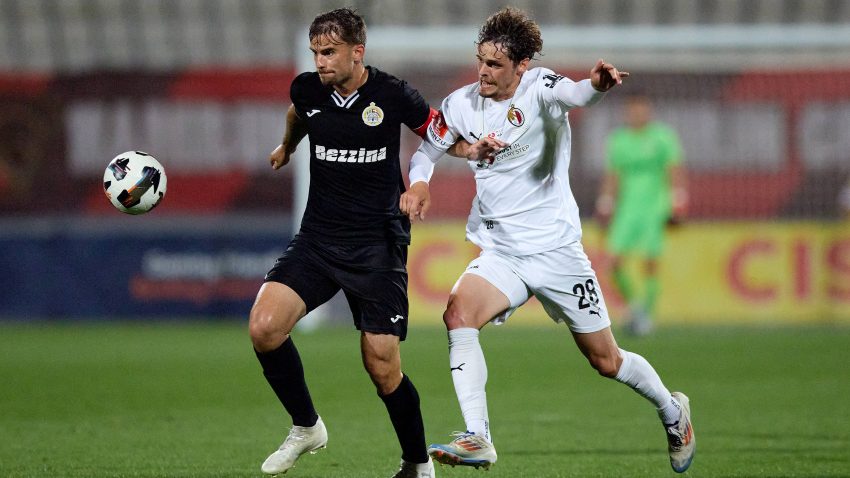 Kristensen set to extend Hibernians stay as Shaw mulls future