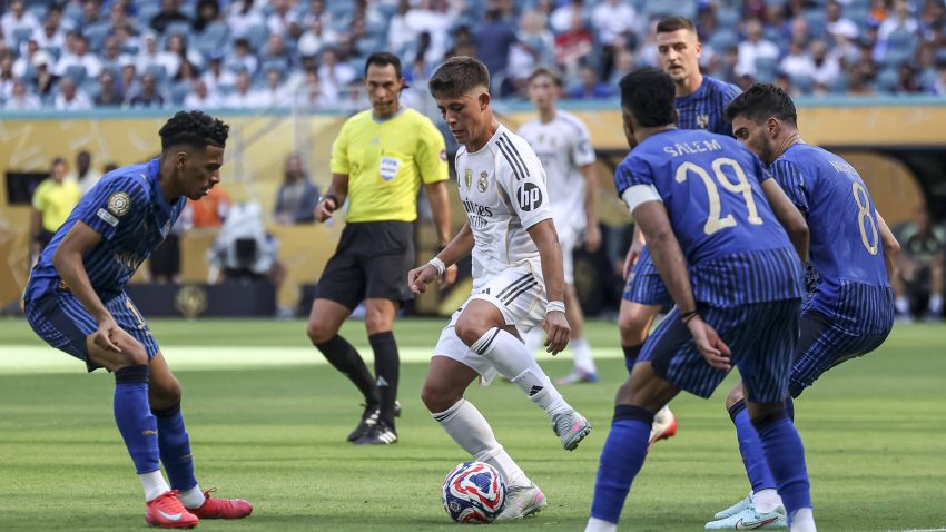 Bounou’s late penalty save helps Al-Hilal hold Real Madrid