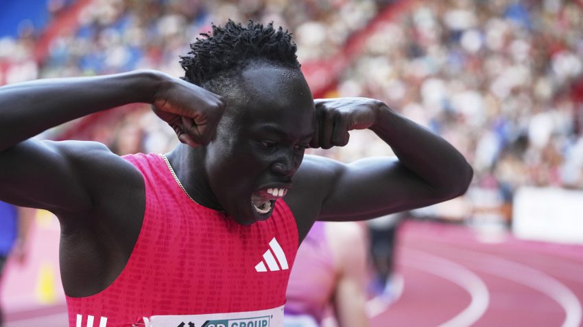 Teenager Gout Gout breaks Australian 200m record on senior debut